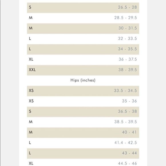 ESCADA pencil skirt with lovely buttons - Picture 8 of 8